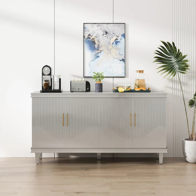 Großer Schrank mit 4 Türen