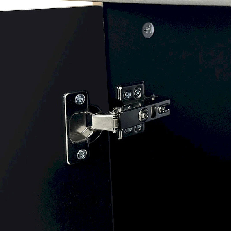 Großer Schrank mit 4 Türen